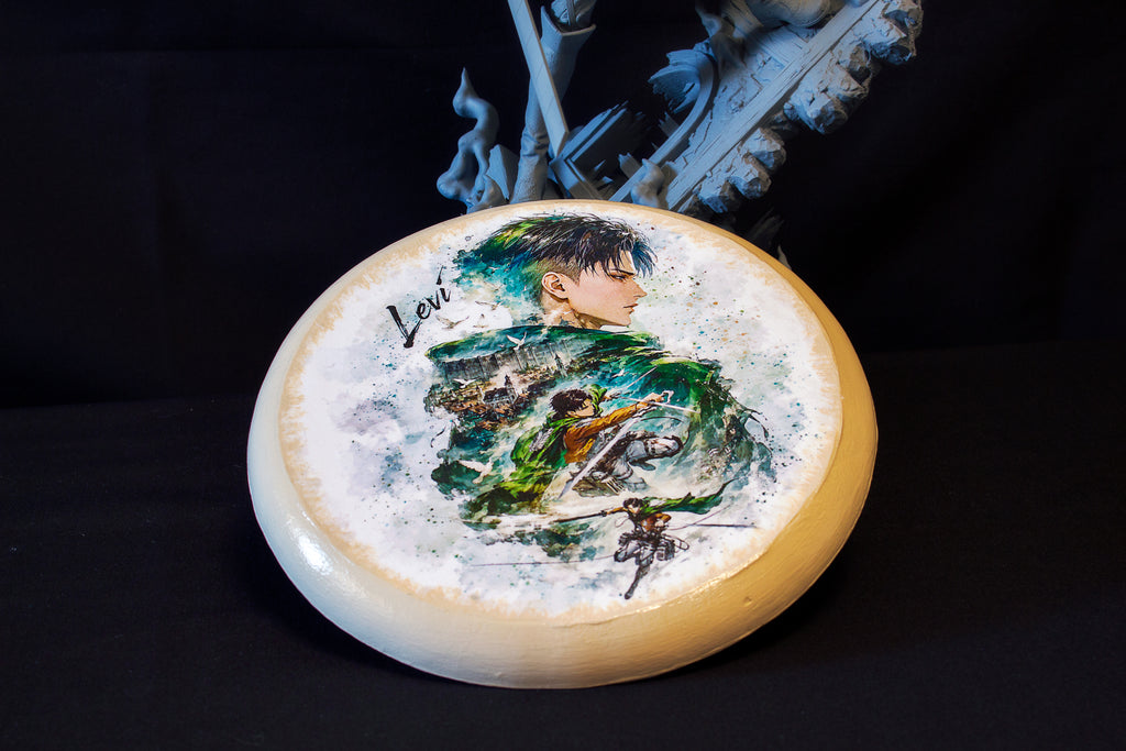 Expositor eléctrico de Levi Ackerman – Attack on Titan