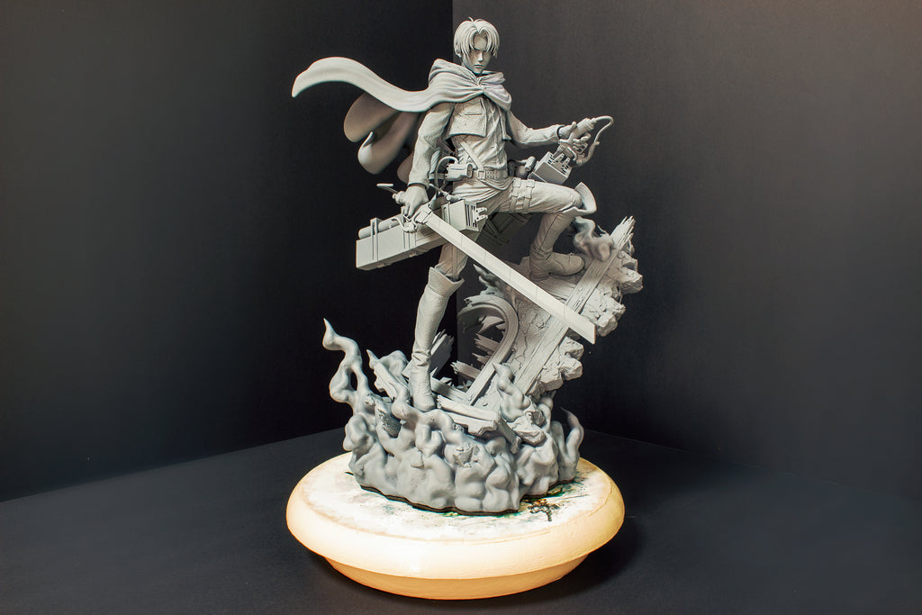 Figura coleccionable de anime de Levi Ackerman de Attack on Titan, escala 1/9 y con expositor.