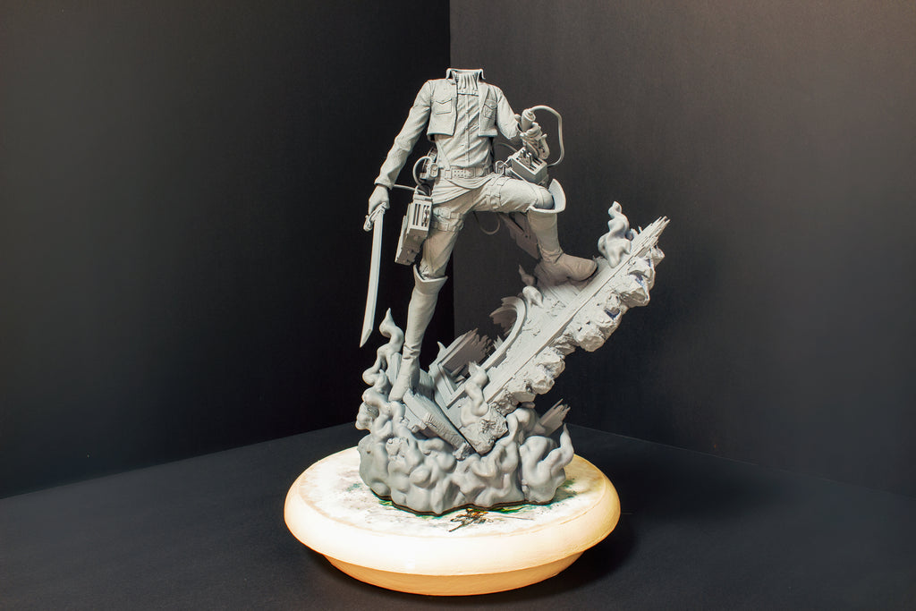 Figura coleccionable de anime de Levi Ackerman de Attack on Titan, escala 1/9 y con expositor.